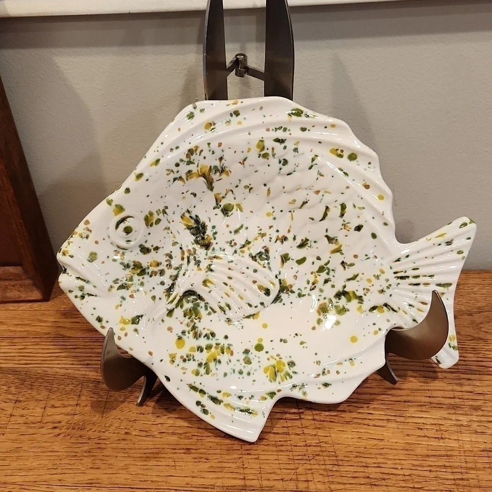 Mid Century splatter painted green and white fish glossy serving plates